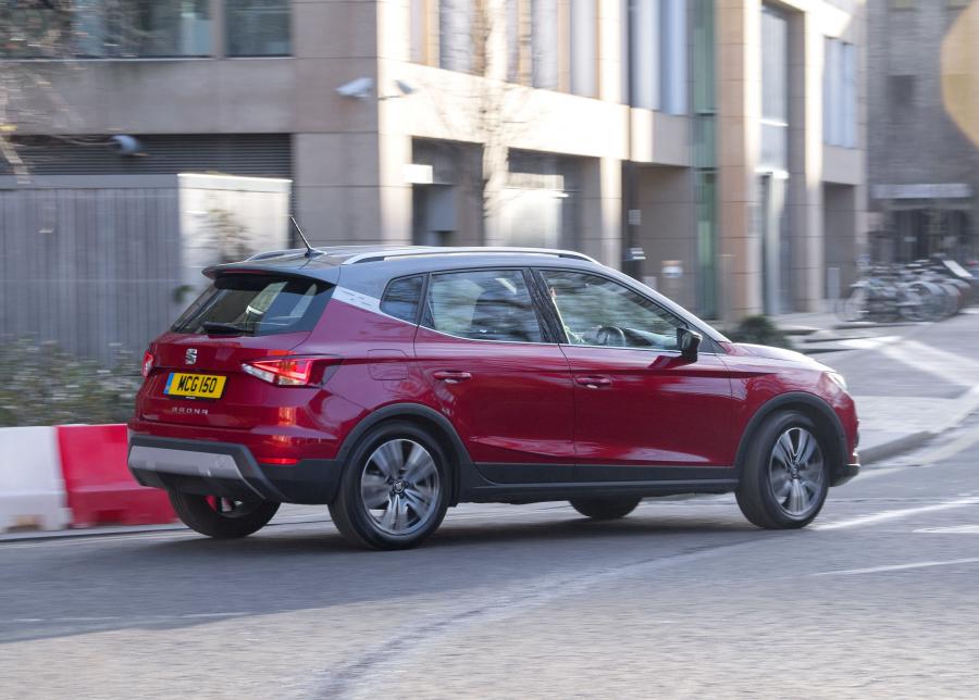  Seat Arona Xcellence 2017 года  (UK) (фото 17 из 40)